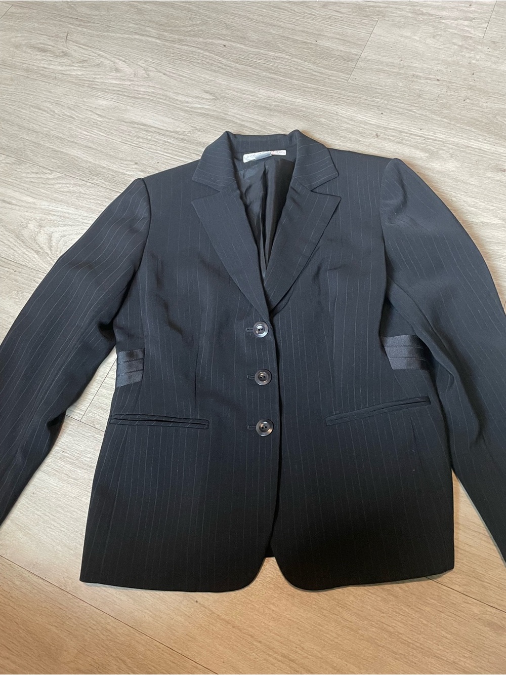 Jones New York Black Pinstripe Blazer